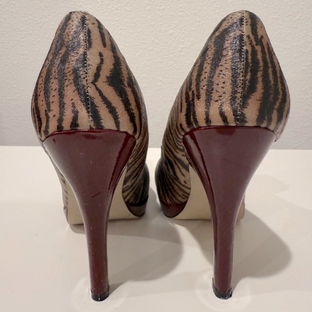 👠 Madden Girl Tiger Print & Burgundy Patent Leather Heels - Picture 6 of 12